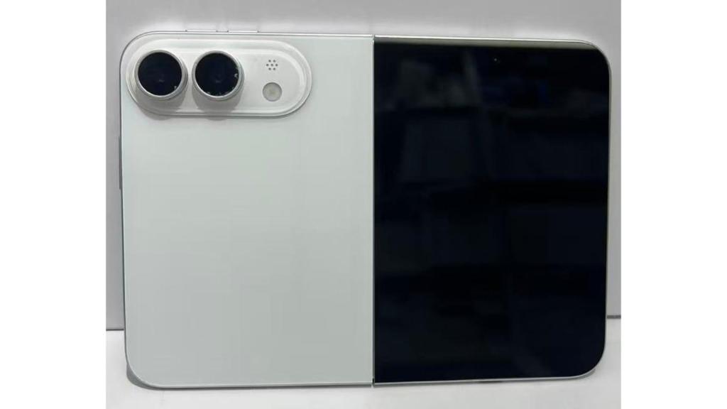 Maqueta del iPhone plegable