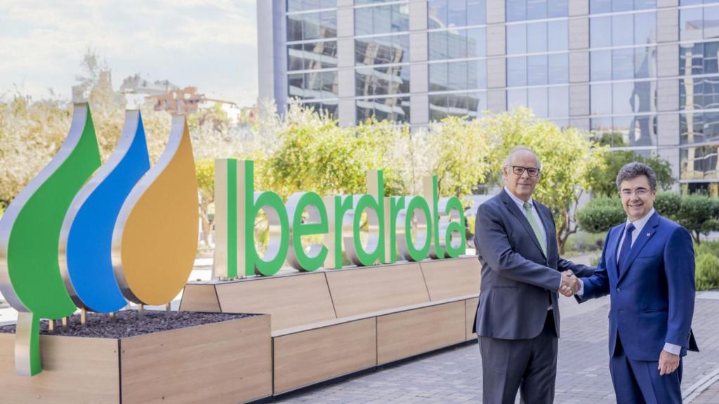 De izquierda a derecha, Mario Ruiz-Tagle, CEO de Iberdrola España, y José Miguel García, CEO de Vodafone España