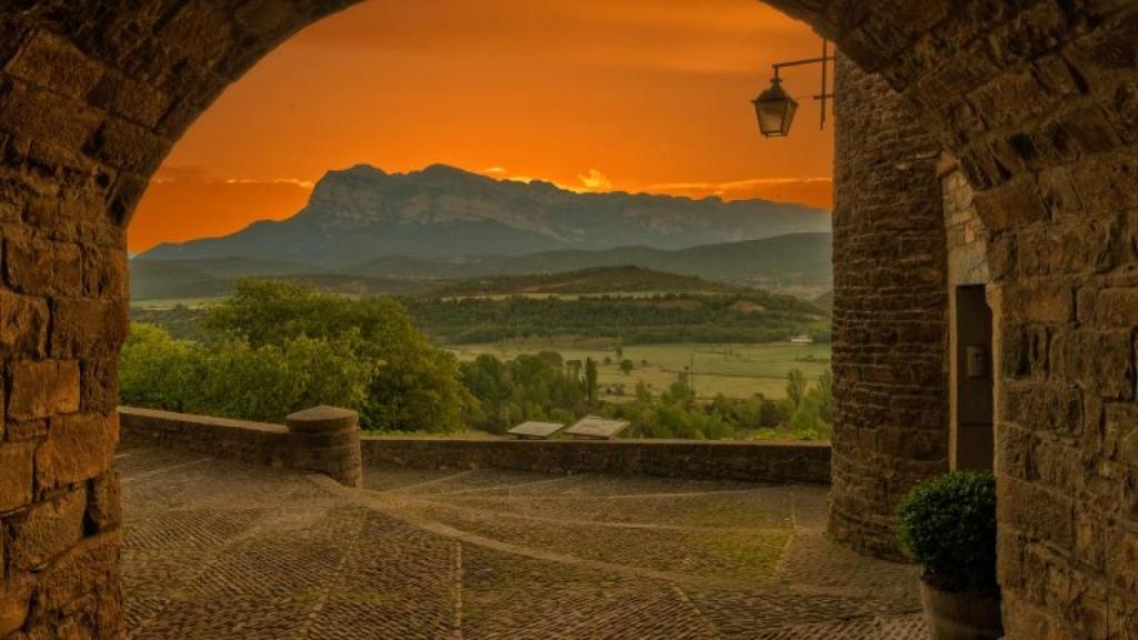 Atardecer en Aínsa