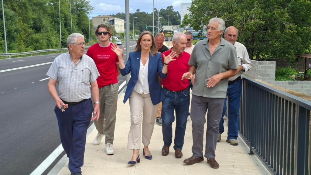 Visita de la Diputación a Clara Campoamor