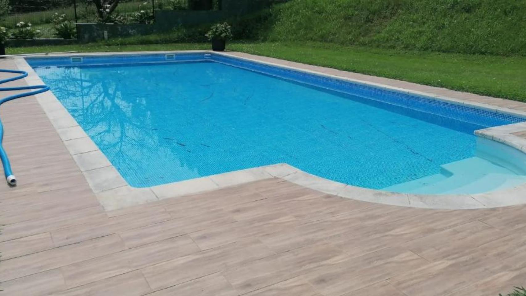 Imagen de archivo de una piscina. 