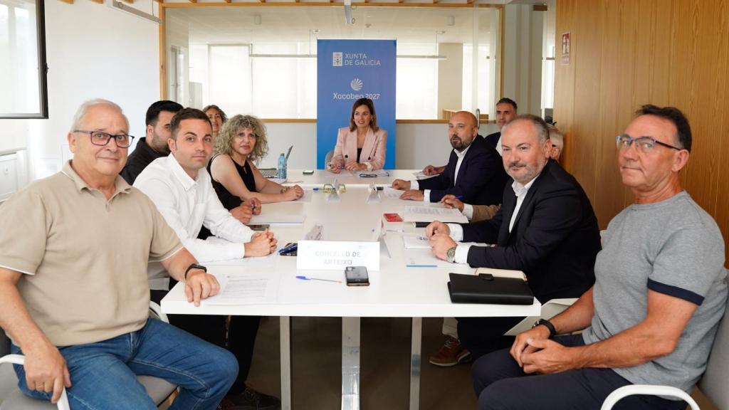 Reunión entre representantes de los cinco ayuntamientos con la directora xeral de Mobilidade.