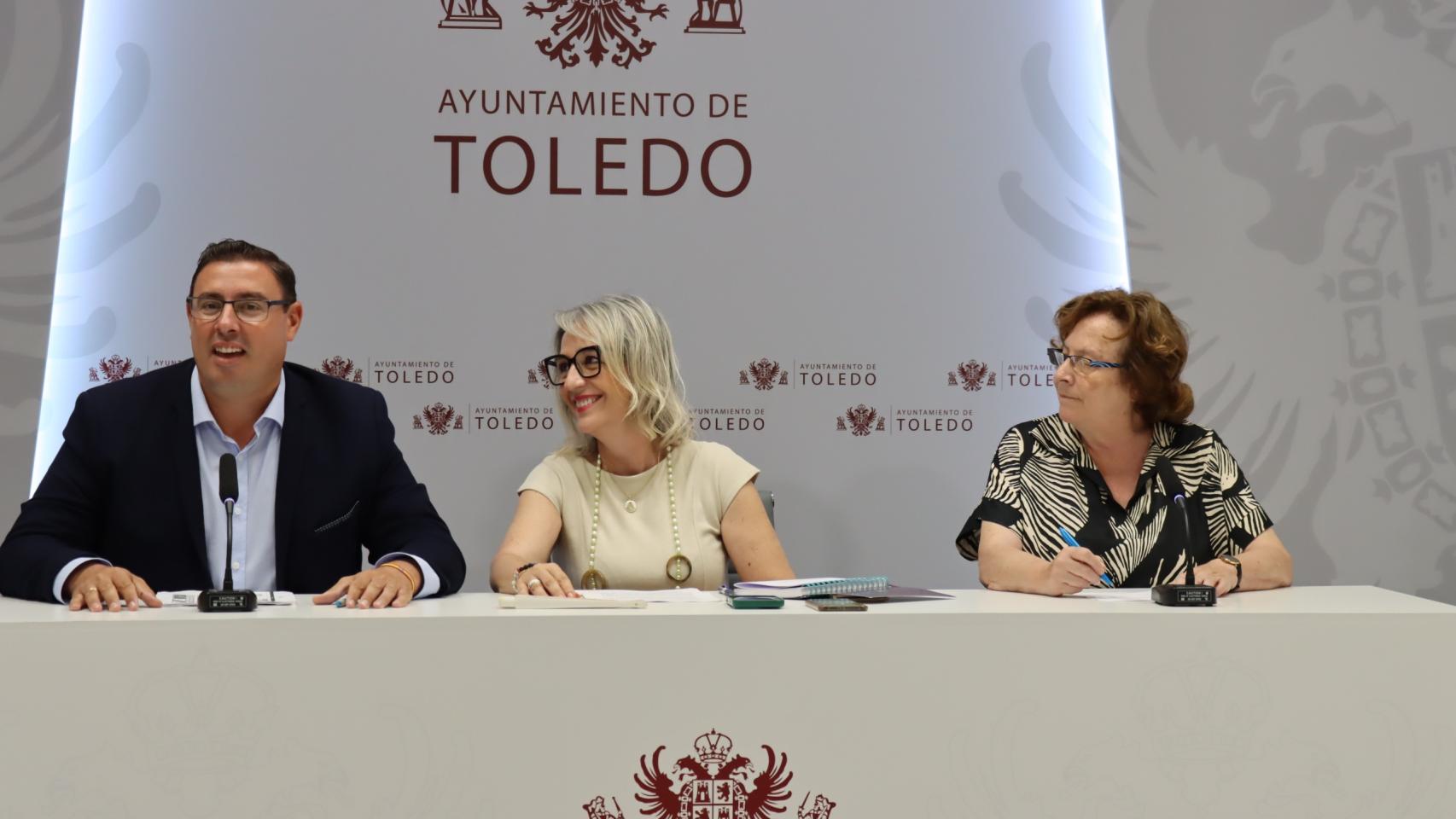 García-Toledano, Cañizares y Pérez en una rueda de prensa ofrecida en el Ayuntamiento de Toledo.