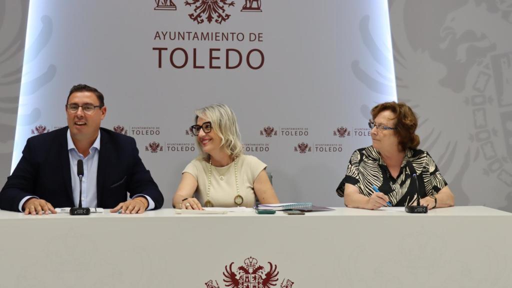 García-Toledano, Cañizares y Pérez en una rueda de prensa ofrecida en el Ayuntamiento de Toledo.