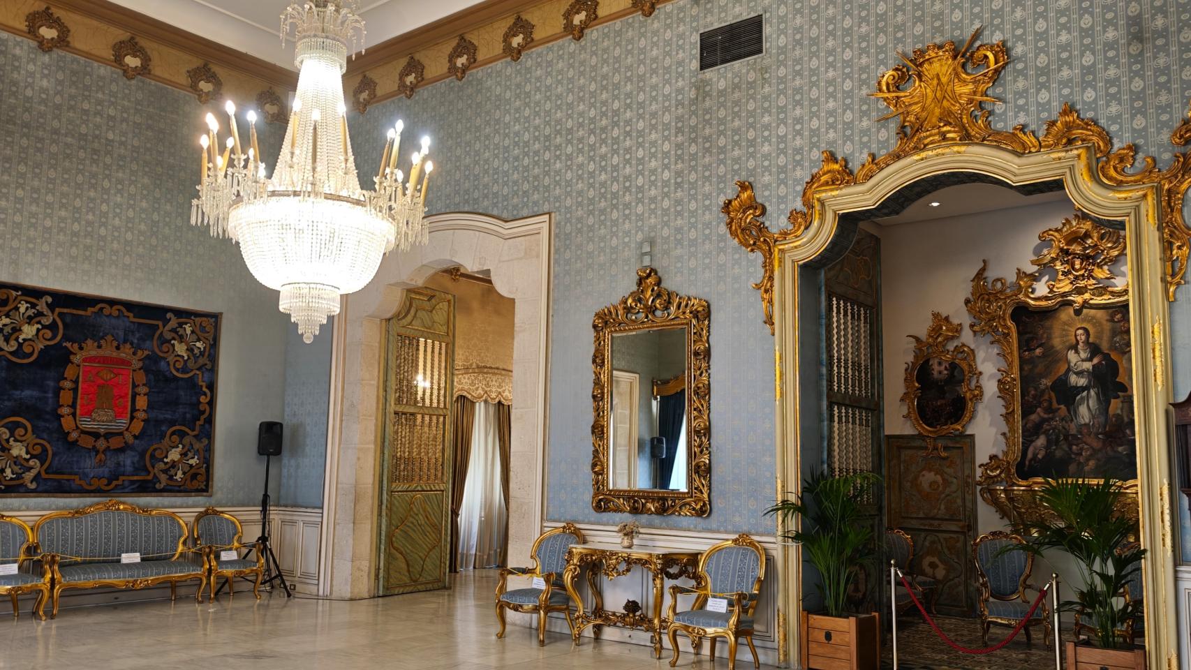 El salón azul del palacio consistorial, este junio.