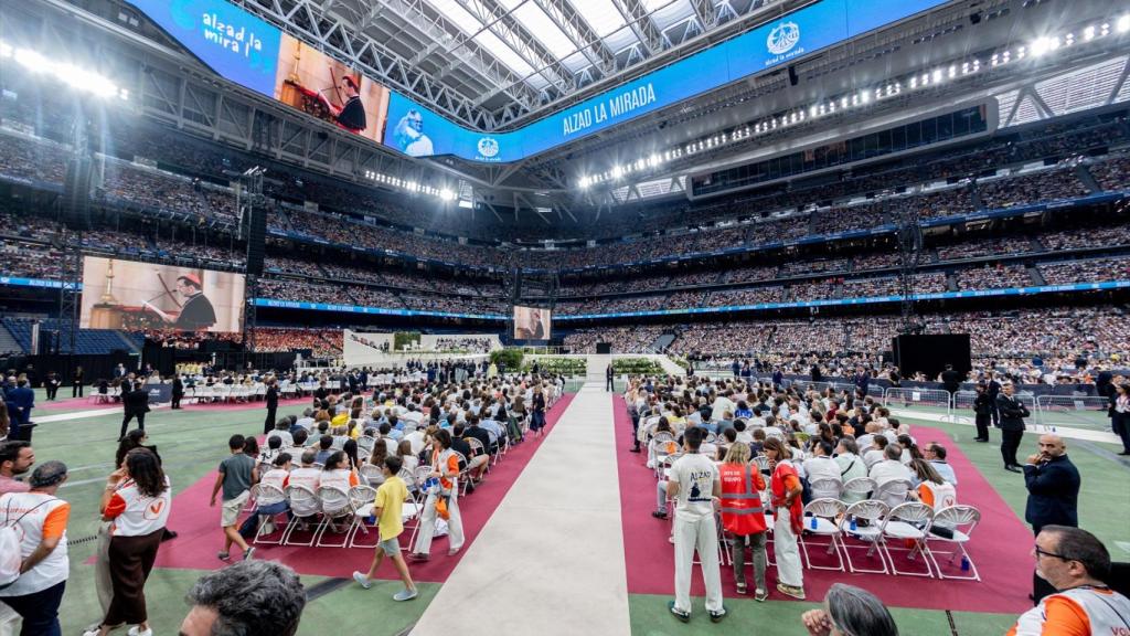 Encuentro del Papa León XIV con la comunidad diocesana, en el Estadio Bernabéu.