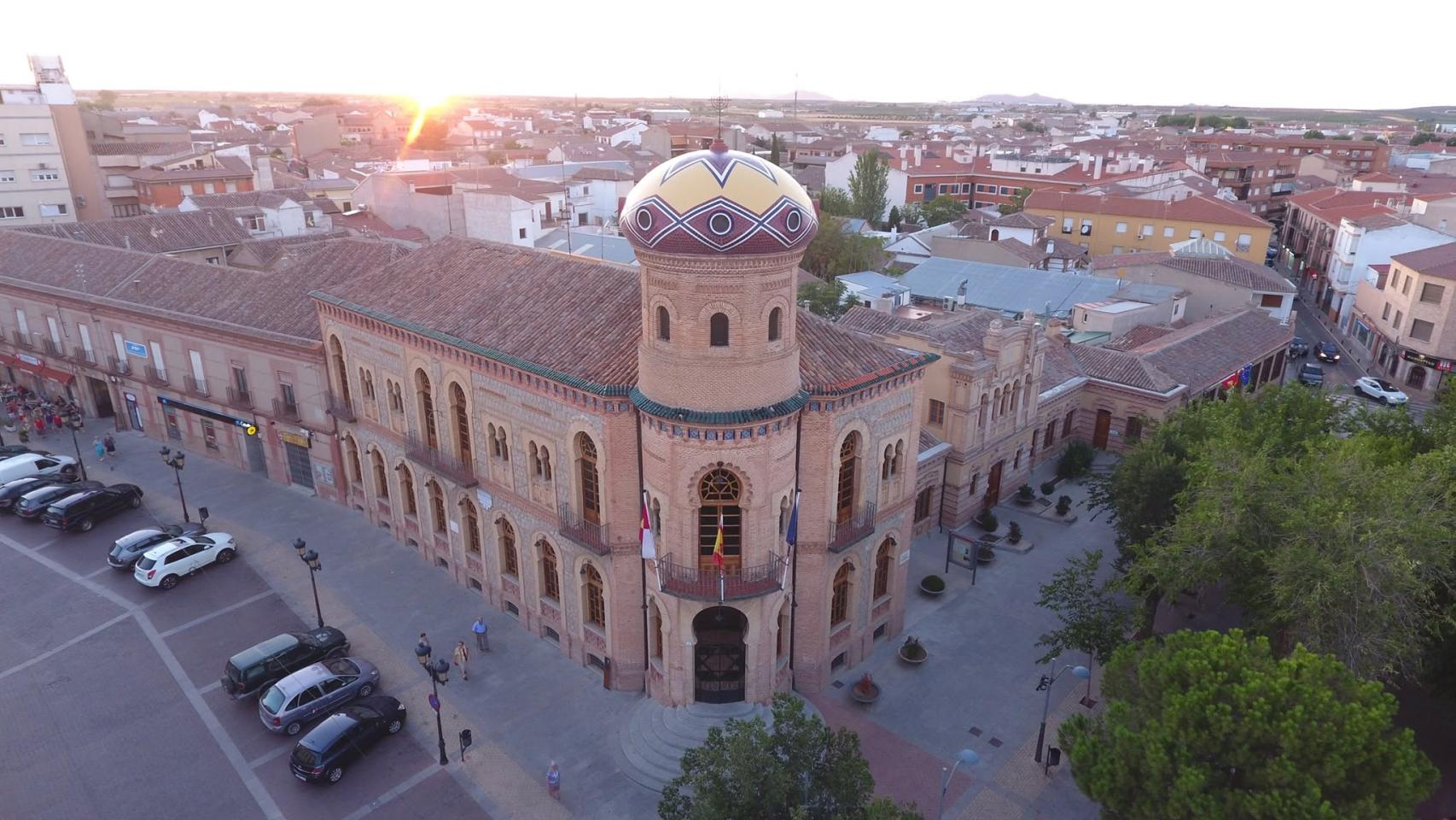 Ayuntamiento de Mora.