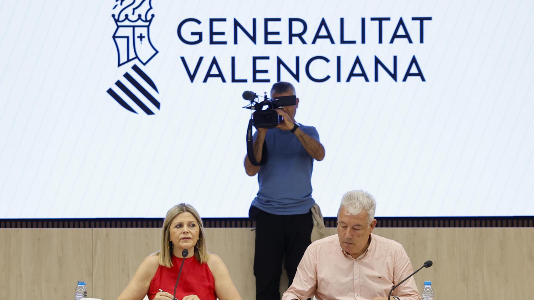 La consellera de Educación, Carmen Ortí, y el secretario autonómico, Daniel McEvoy. Ana Escobar / EFE