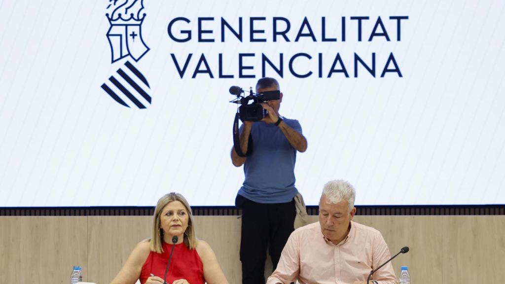 La consellera de Educación, Carmen Ortí, y el secretario autonómico, Daniel McEvoy. Ana Escobar / EFE