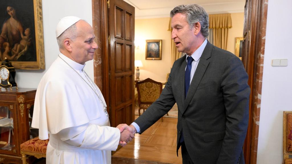 León XIV recibe en audiencia a Alberto Núñez Feijóo, presidente del PP, este lunes en Madrid.