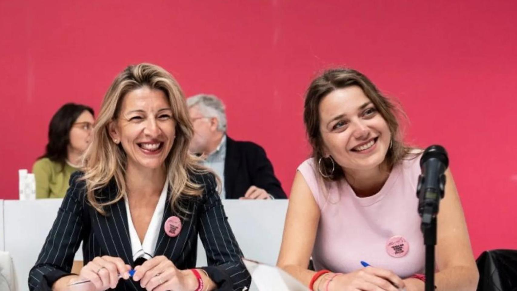 Laura Moreno (dcha). junto a Yolanda Díaz (c) y Lara Hernández (i).