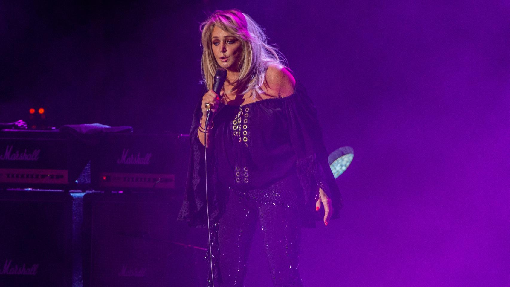 Bonnie Tyler.