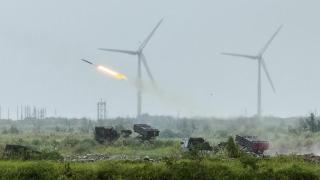 Disparo de artillería Thunderbolt 2000 de Taiwán