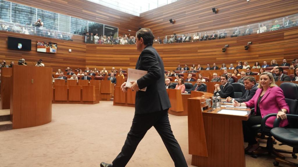 Alfonso Fernández Mañueco durante su sesión de investidura como presidente de la Junta de Castilla y León este pasado martes.