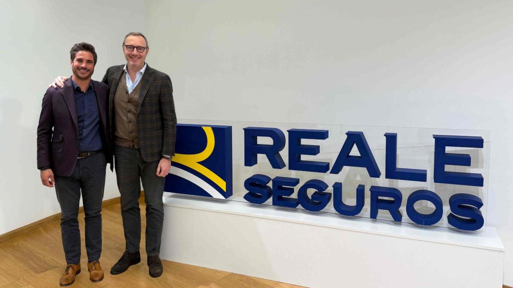 De izquierda a derecha, Rafael García, fundador y CEO de Ever Health; y Gianpiero Zannier, CEO de Reale Blue Service.