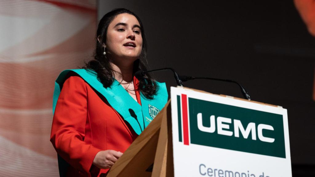 Irati Jauregui Fajardo durante su graduación como fisioterapeuta con la Universidad Europea Miguel de Cervantes (UEMC) de Valladolid.