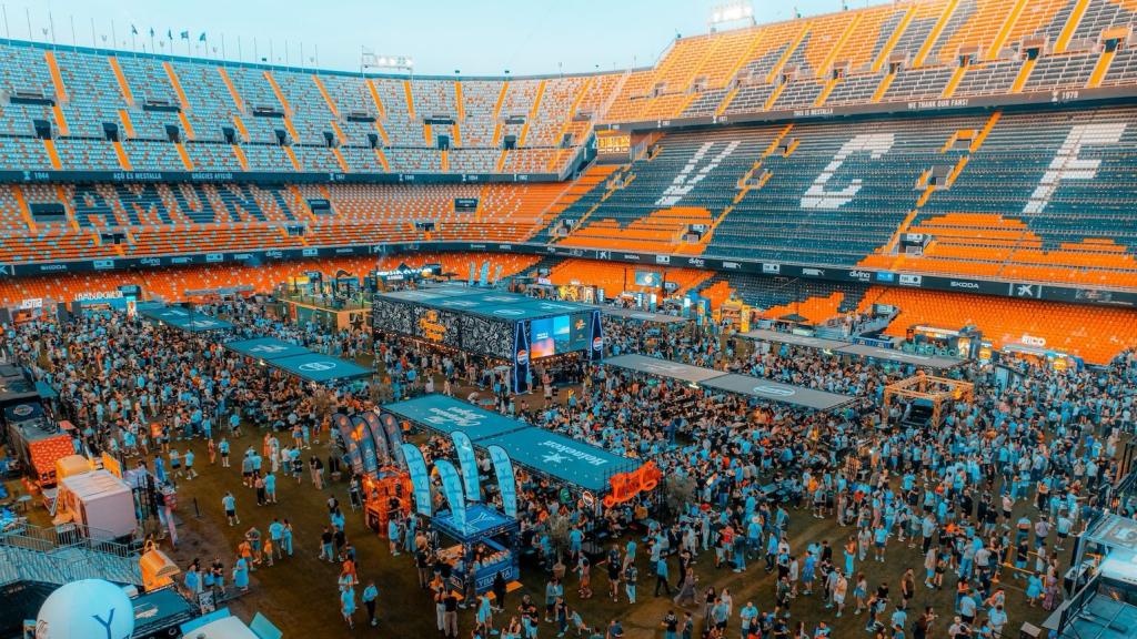 The Champions Burger, en el campo de Mestalla (Valencia). EE