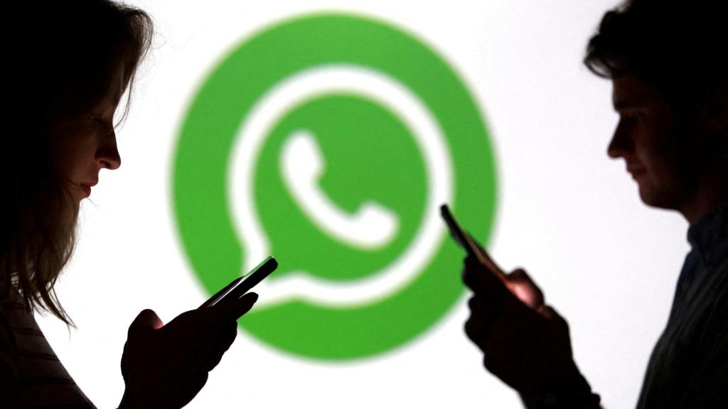 Bruselas ordena a Meta volver a permitir que asistentes de IA rivales operen gratis en WhatsApp