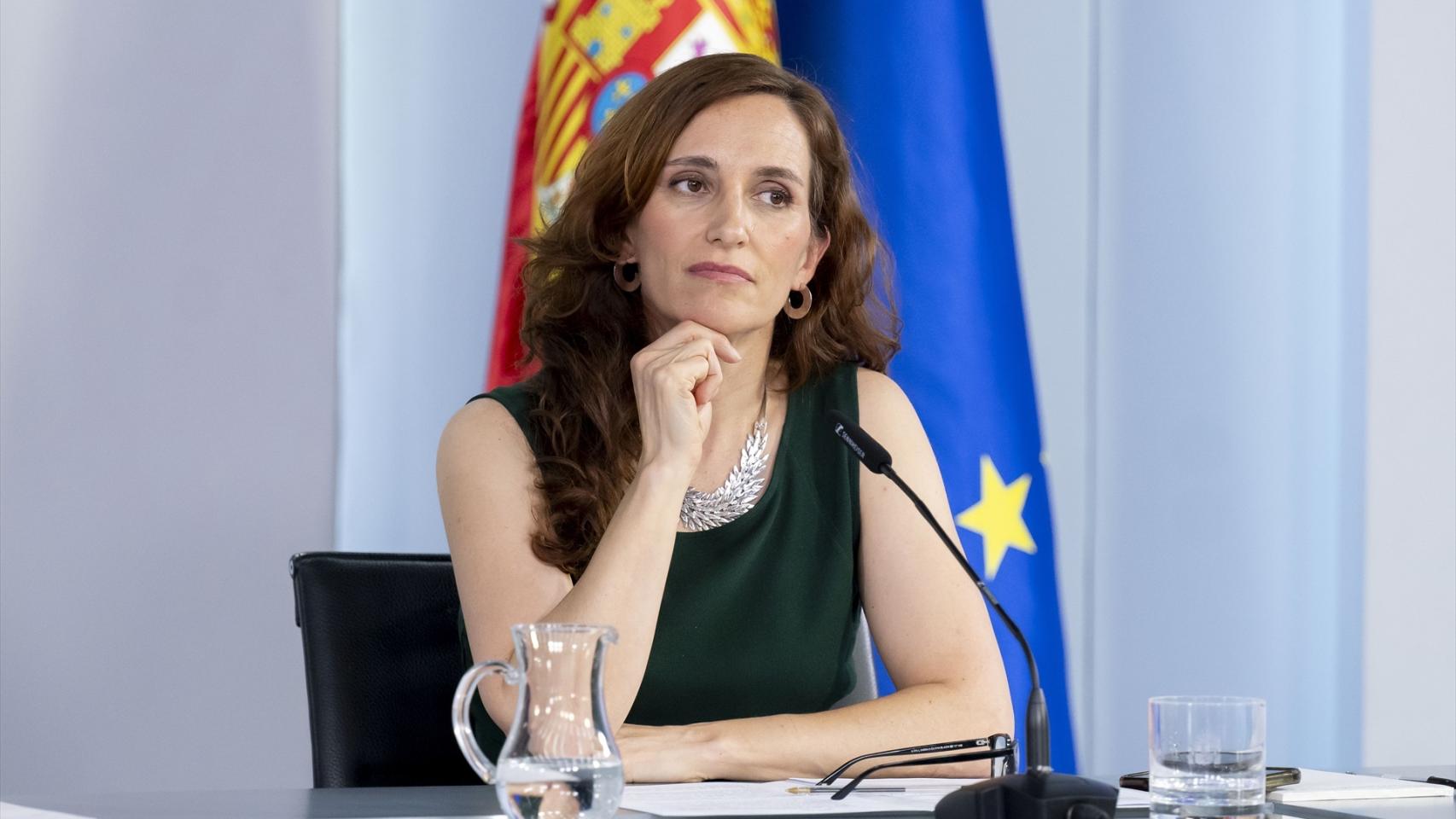 Rueda de prensa posterior al Consejo de Ministros de izq a derecha: Óscar Puente (ministro de Transportes), Mónica García (ministra de Sanidad) y Elma Saiz (ministra portavoz del Gobierno)