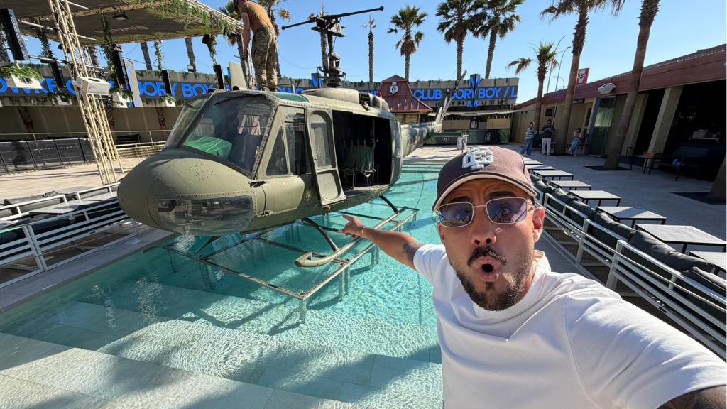 Rafa Muñoz con el helicóptero.