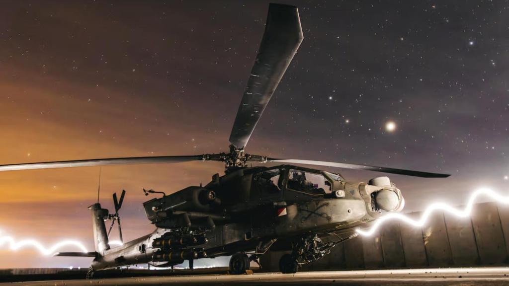 Un helicóptero Apache AH-64 de EE UU, a finales de 2025.