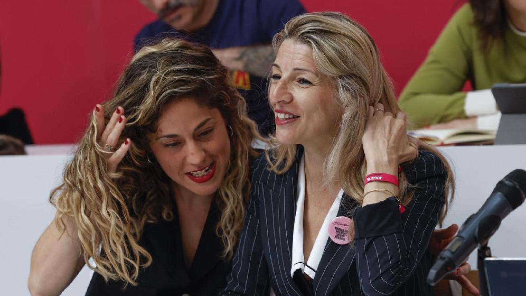 Lara Hernández y Yolanda Díaz en una reunión de coordinación de Sumar.