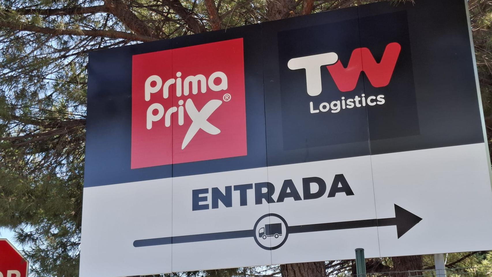 Entrada al nuevo centro logístico de Primaprix en el polígono Miralcampo en Azuqueca de Henares (Guadalajara). 