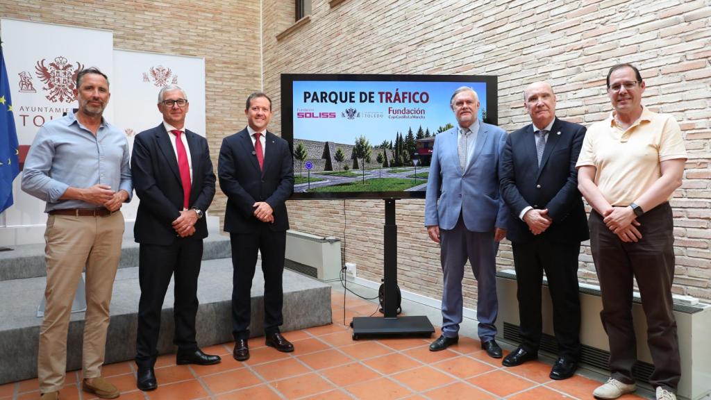 El Ayuntamiento de Toledo ha acogido la forma del protocolo para la renovación del Parque de Tráfico.