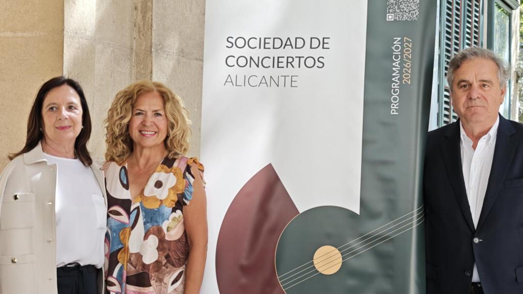 Telma Bonet, María Dolores Padilla y Alfonso Ramón-Borja.