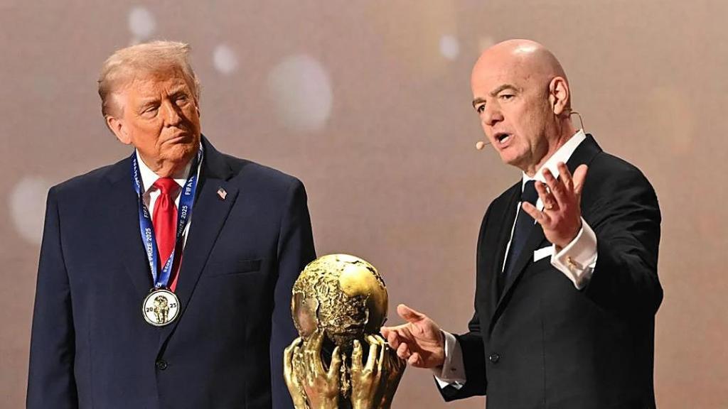 Donald Trump con Infantino durante la entrega del Premio FIFA de la Paz.