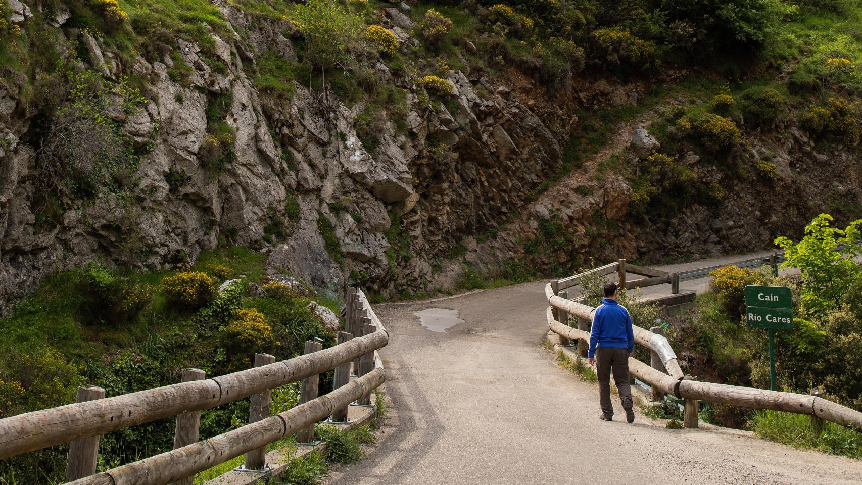 Carretera en Caín de Valdeón