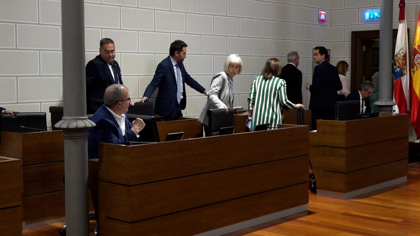 PP y Vox abandonan el pleno de la DPZ.