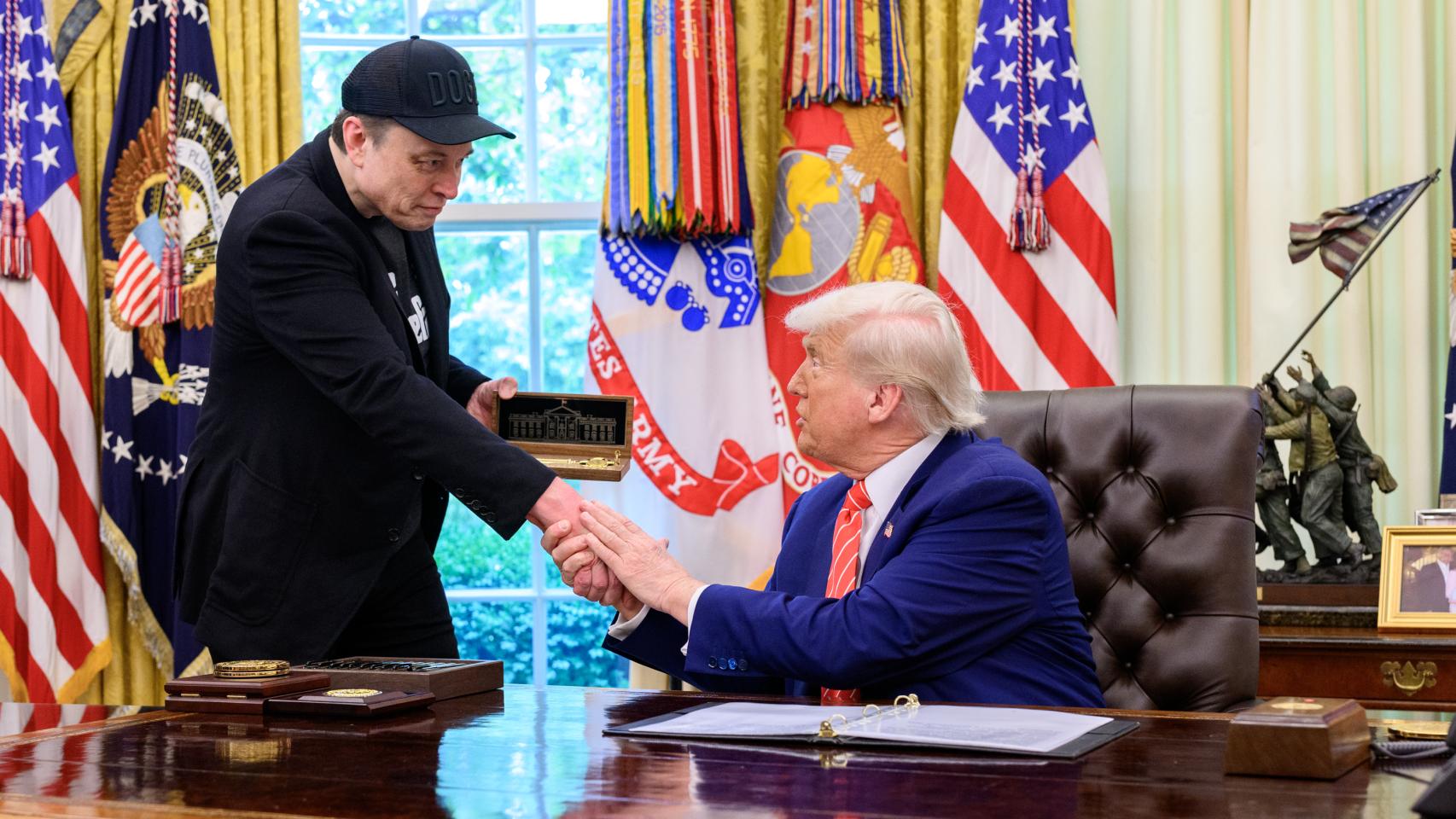 Elon Musk y el presidente Trump en el despacho oval de la Casa Blanca, en mayo de 2025. Foto: Molly Riley