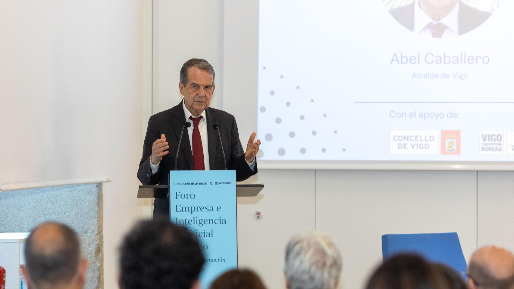 Abel Caballero durante el Foro Empresa e Inteligencia Artificial de Vigo