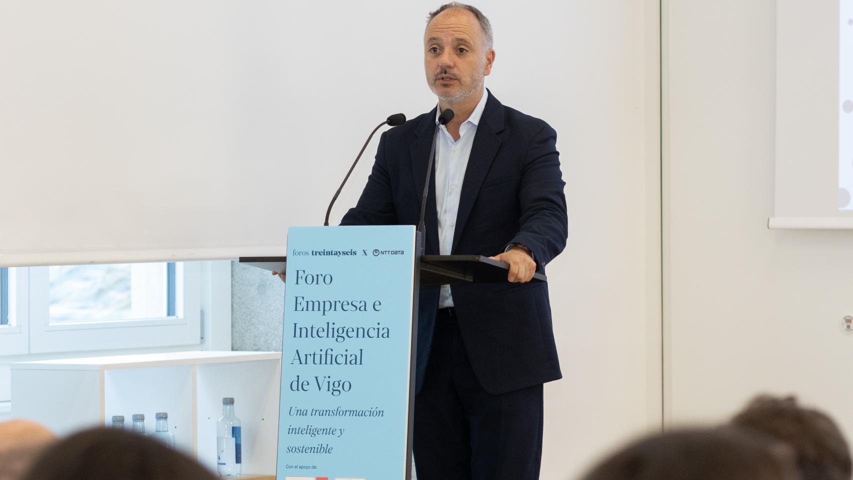 David Regades durante el Foro Empresa e Inteligencia Artificial de Vigo