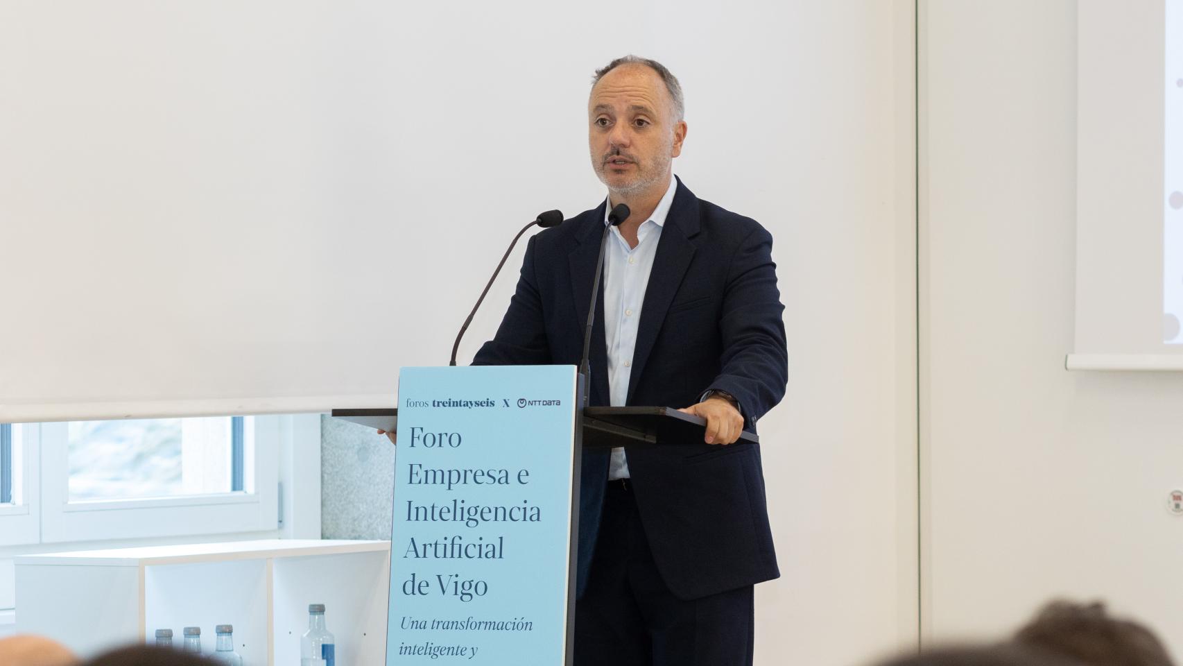 David Regades durante el Foro Empresa e Inteligencia Artificial de Vigo