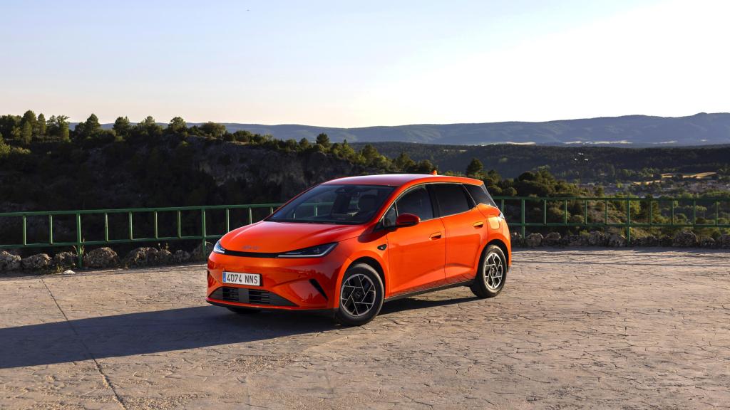 El BYD Dolphin G DM-i dispone de dos opciones de batería con la que recorrer 40 o 105 kilómetros.