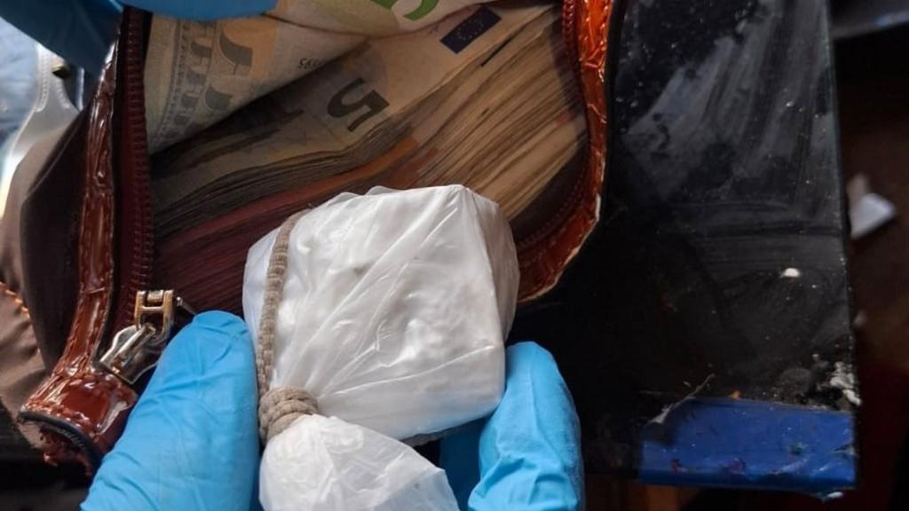 Detenidos dos vecinos de A Guarda (Pontevedra), un hombre de 56 años años y una mujer de 63 años, como presuntos autores de un delito de tráfico de drogas