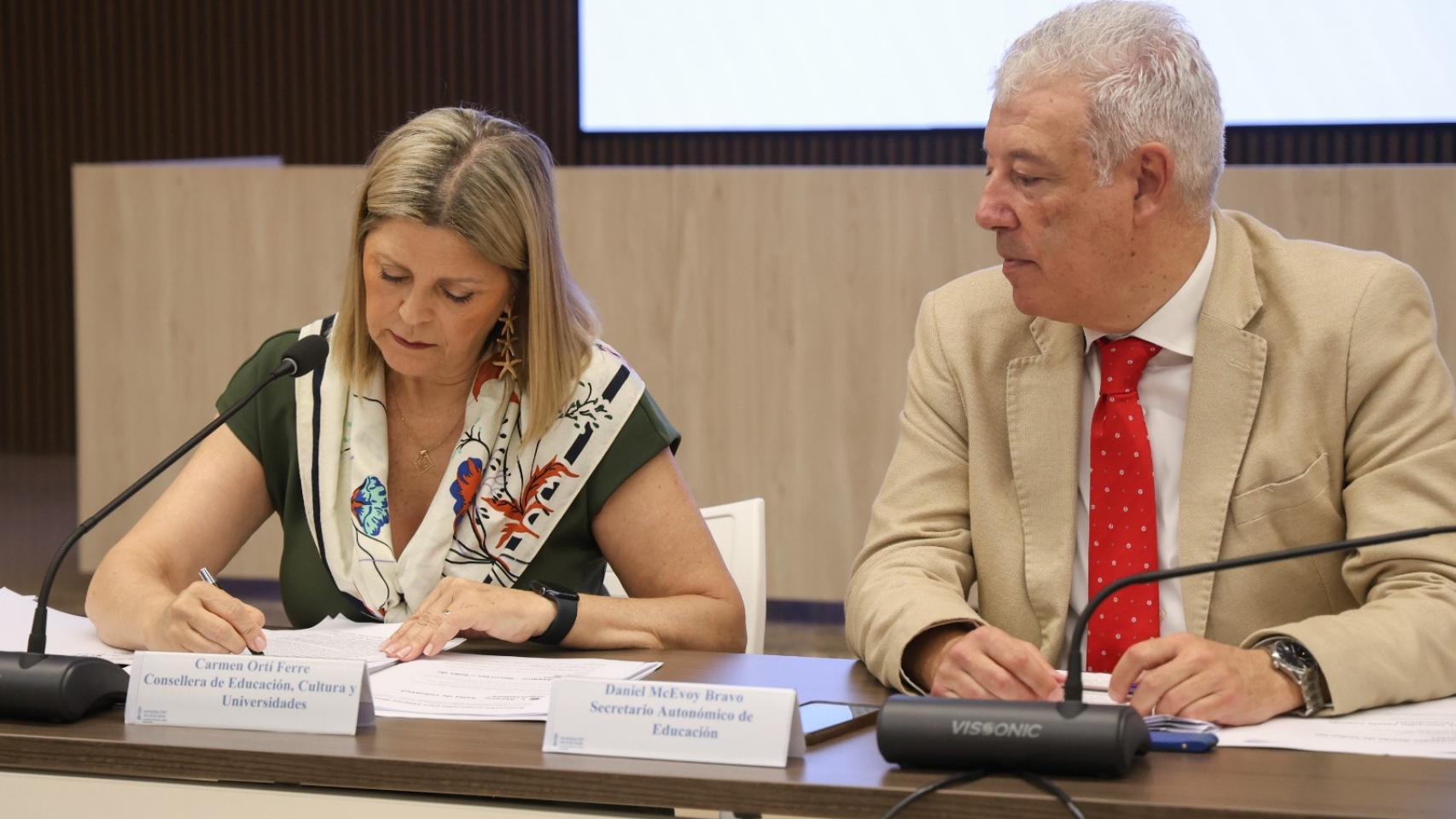 Los sindicatos docentes firman el acuerdo de la Generalitat 