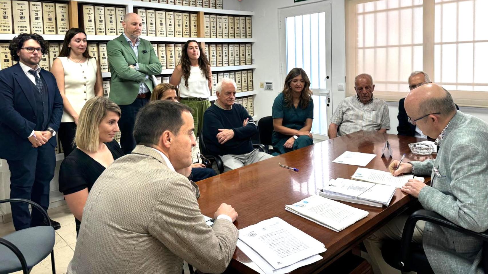 Firma de la venta de Aquilón CyL a Ceva