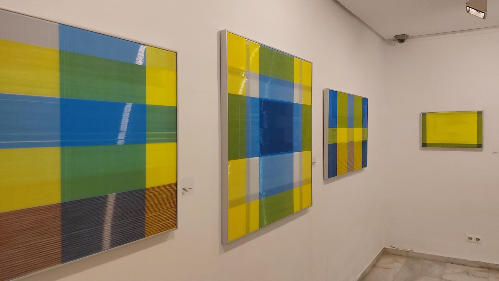 Vista de la exposición de Ángeles Cutillas en la Sala Rivadavia de Cádiz