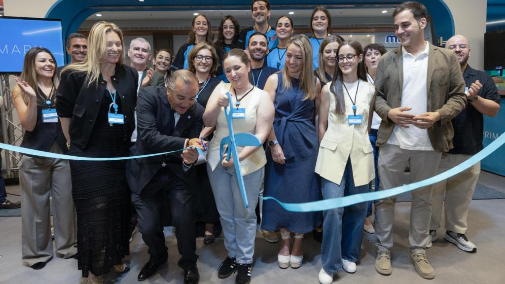 Corte de la cinta inaugural de Primark Talavera.