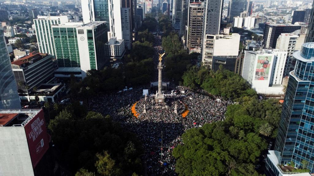 Vista de dron de la celebración de la victoria de la selección mexicana en Ciudad de México