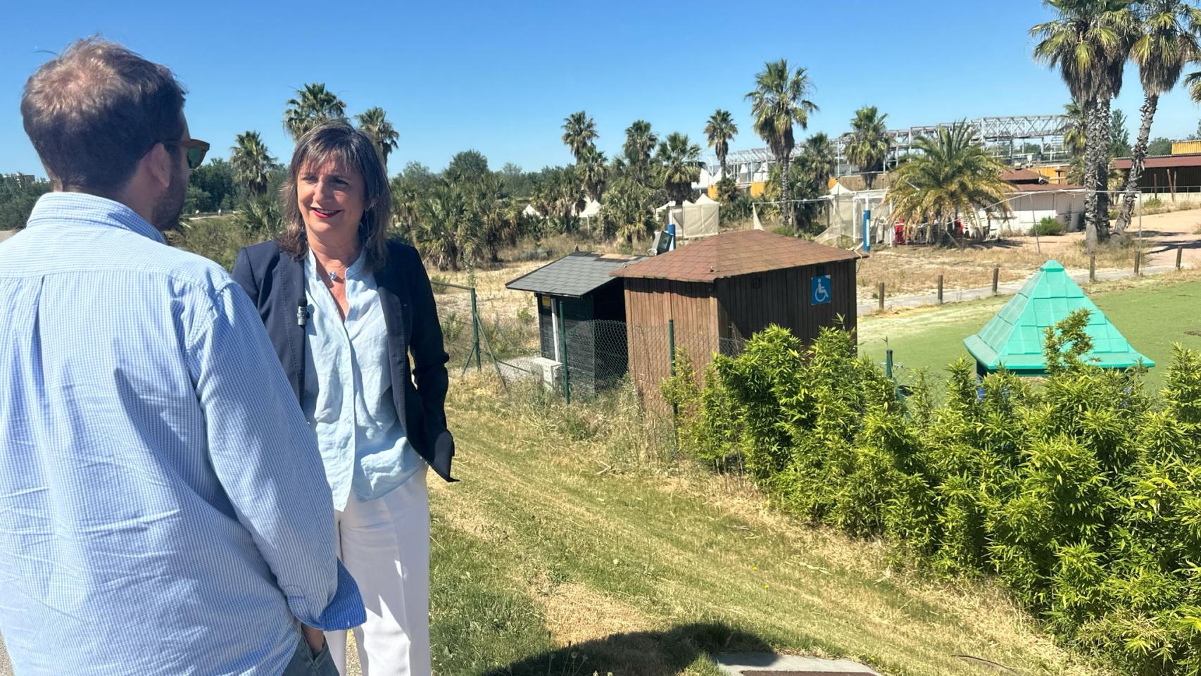 Lola Ranera, portavoz del PSOE en el Ayuntamiento de Zaragoza, en las Playas de la Expo.