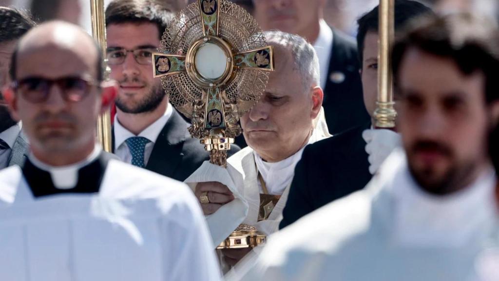 León XIV preside la procesión del Corpus Christi por Cibeles y la calle Alcalá.