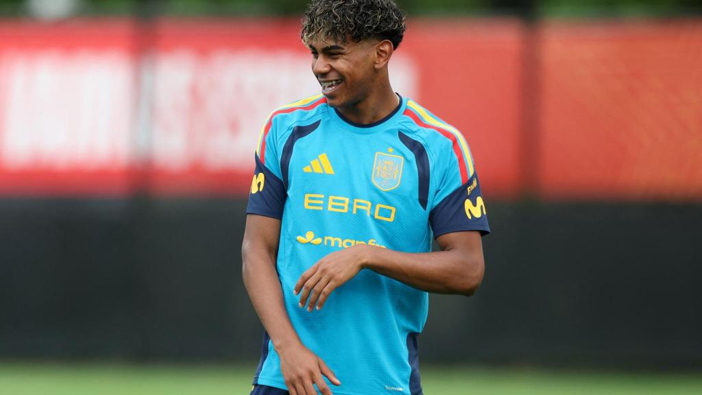 Lamine, sonriendo en el entrenamiento.
