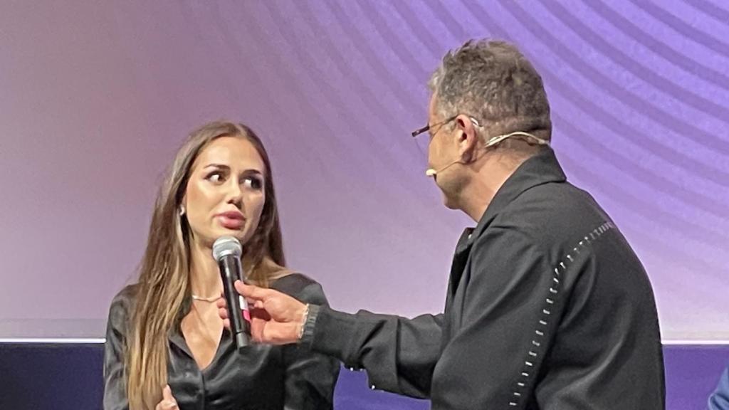 Jorge Javier Vázquez sorprendió a Maika al confirmarla como la primera concursante de 'GH 19'.