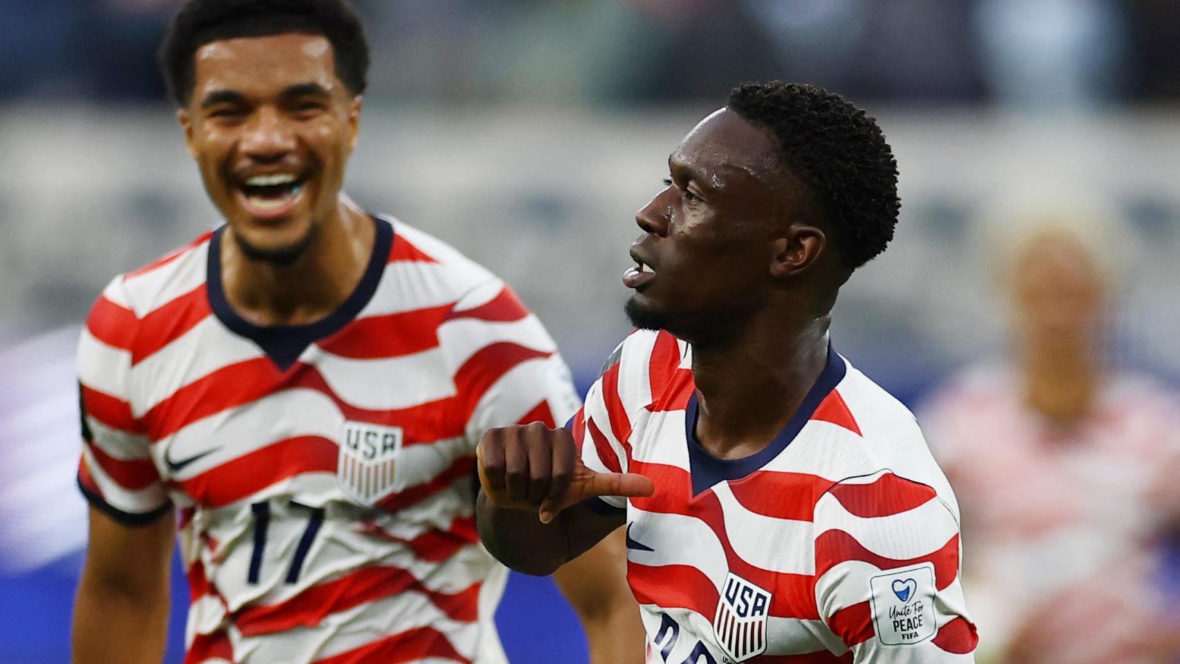 Balogun celebra el tercer gol de Estados Unidos contra Paraguay en el Mundial.