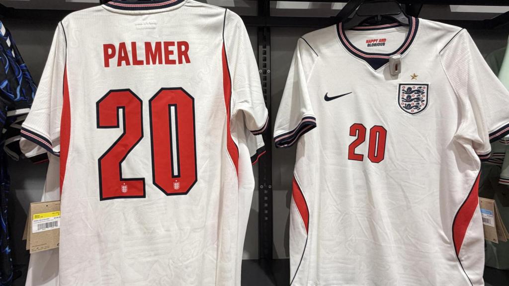 Camisetas de la selección de Inglaterra en una tienda de Estados Unidos.