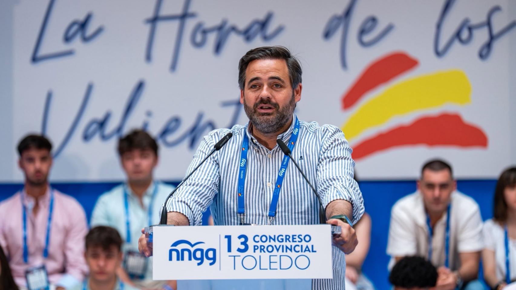 Paco Núñez durante su intervención en la inauguración del XIII Congreso Provincial de Nuevas Generaciones de Toledo.
